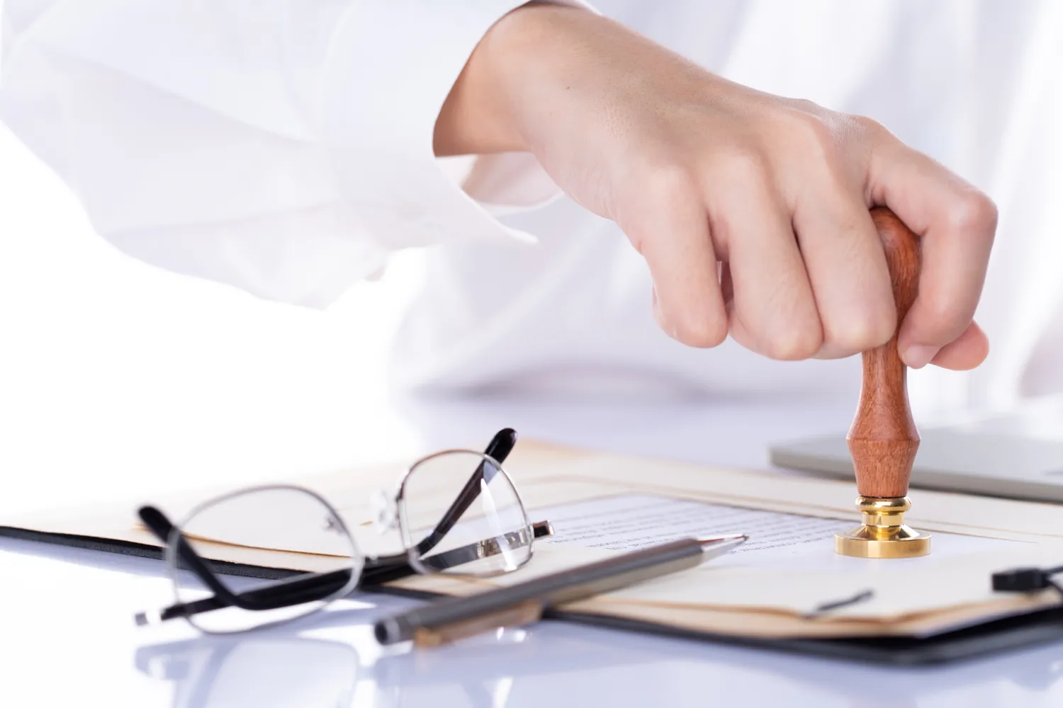 Co należy rozumieć przez pojęcie - oszustwa gospodarcze?